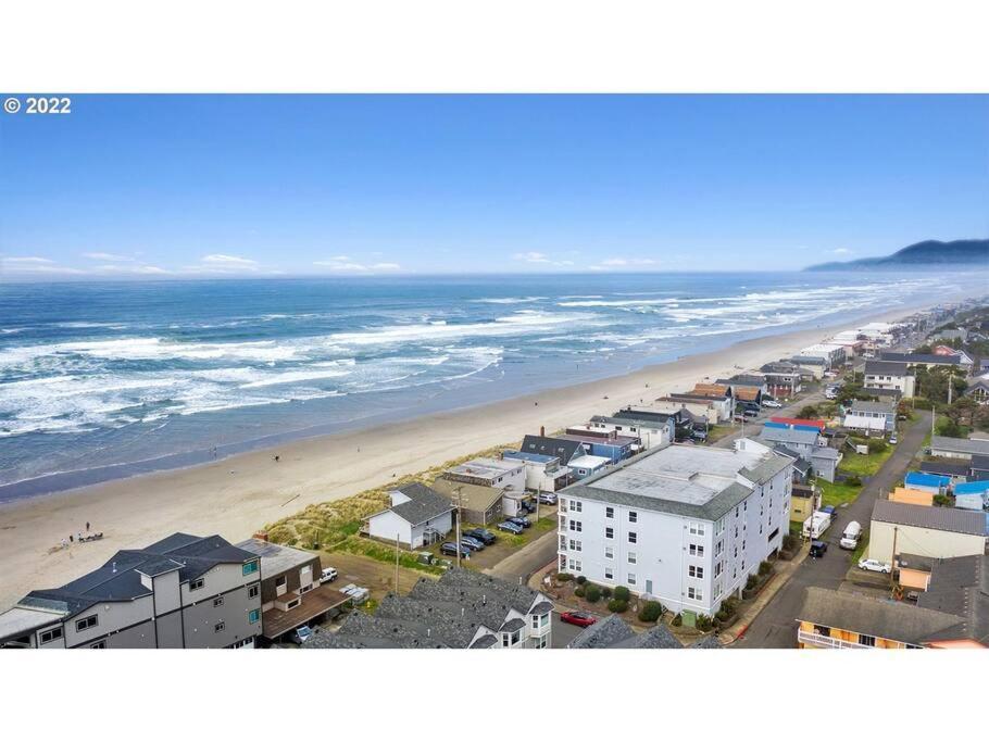 Rockaway Oceanview Condo,Steps To The Beach & Downtown,W&D, Wifi Rockaway Beach Bagian luar foto